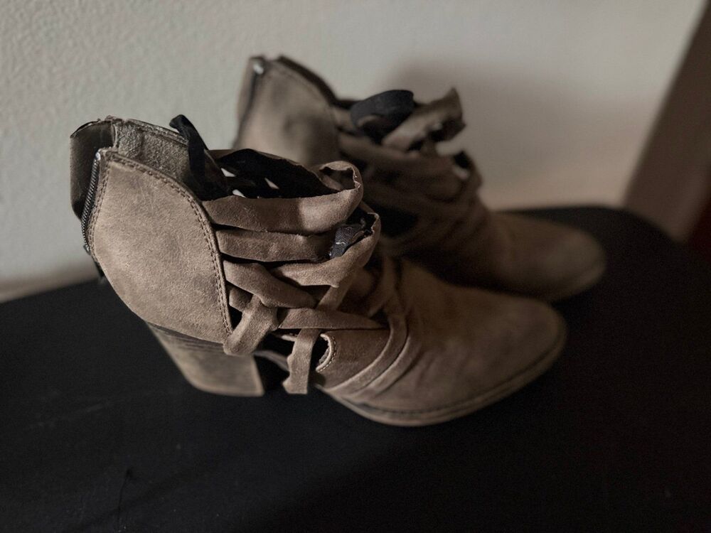 Fergalicious Y2K Millenium Lace/Up Ankle Booties Distressed Olive color Size 8